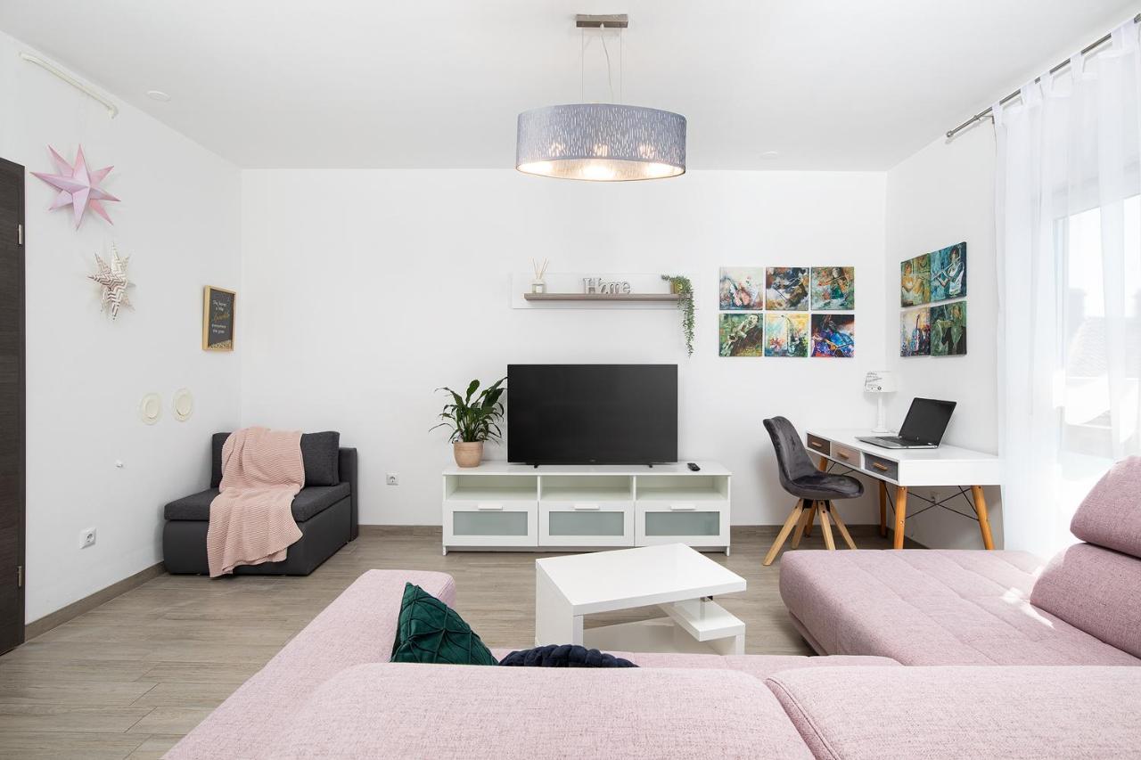 Stylish City Stay With Balcony & Free Parking PUY Eksteriør bilde