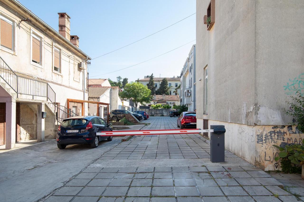 Stylish City Stay With Balcony & Free Parking PUY Eksteriør bilde