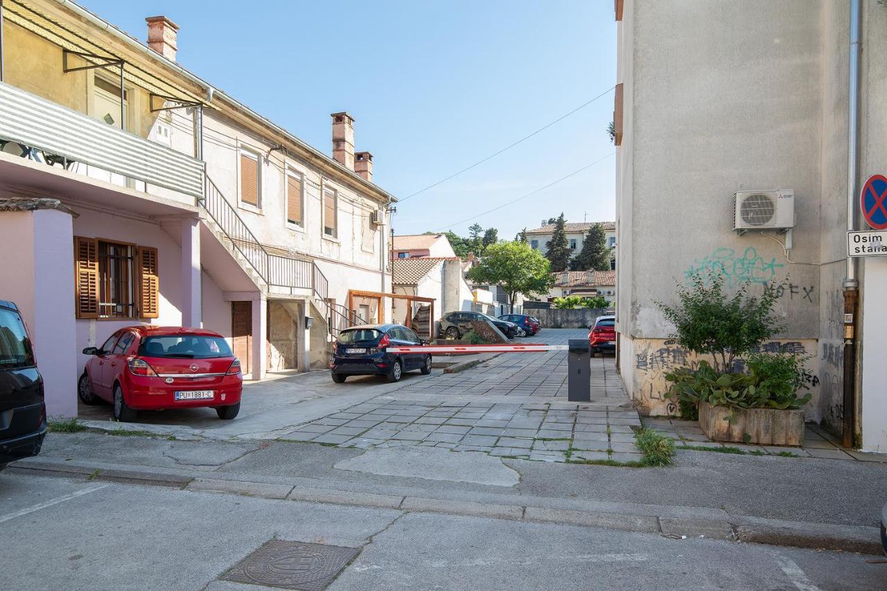 Stylish City Stay With Balcony & Free Parking PUY Eksteriør bilde